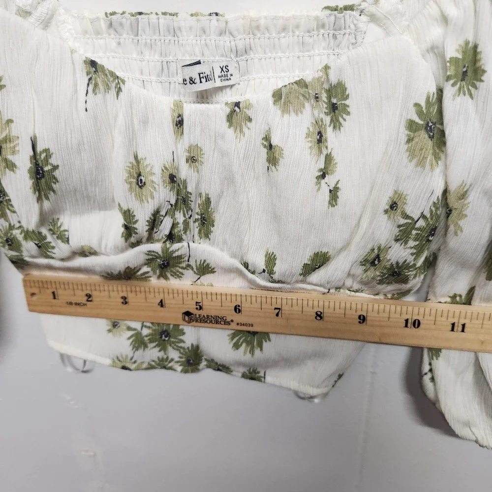 Abercrombie & Fitch Crop Blouse Womens XS White Floral Off Shoulder Puff Sleeve
